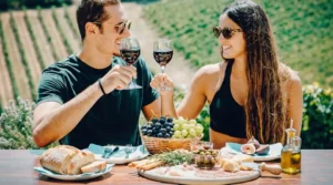 Oltre le mura della città: perché il Chianti non può mancare nel vostro viaggio a Firenze. Oltre le mura della città: perché il Chianti non può mancare nel vostro viaggio a Firenze.